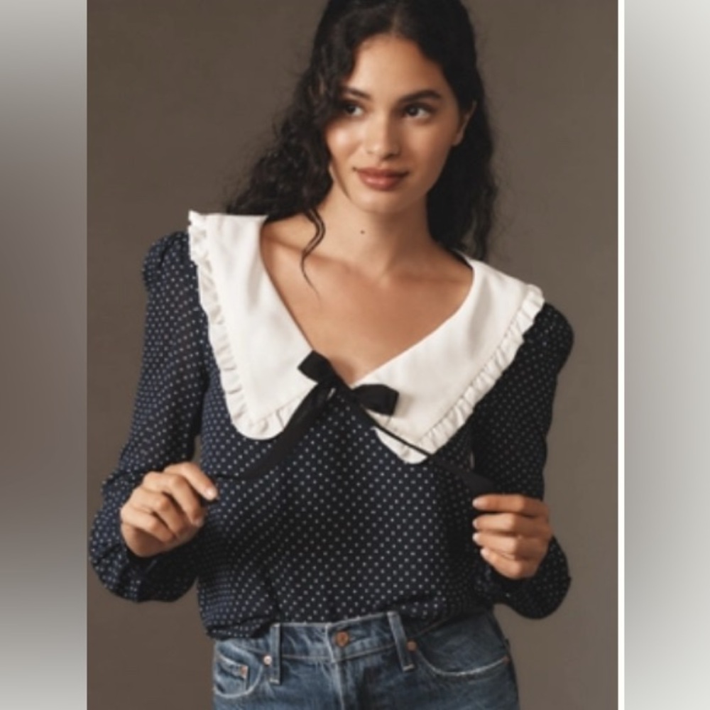 Navy Polka Dot Blouse with White Collar

REFORMATION EDALENE TOP